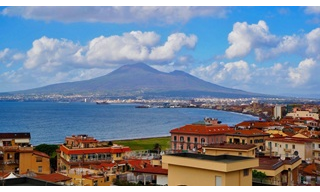 A NÁPOLYI-ÖBÖL TITKAI ÉS RÓMA VARÁZSA