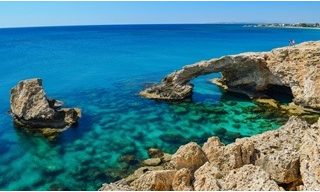 CIPRUS, A FÖLDKÖZI-TENGER KINCSESLÁDÁJA