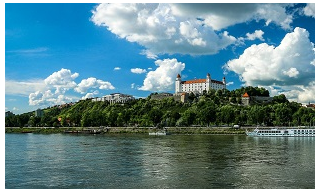 HAJÓZÁS A DUNÁN ÉS POZSONY, CSOKIVAL FŰSZEREZVE 