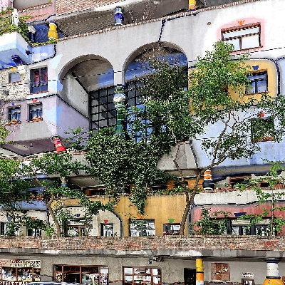 Bécs: Duna-torony, Hundertwasser-ház, A Tenger Háza