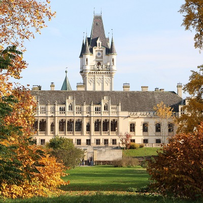 Rózsavirágzás Badenben és a grafeneggi kastélypark