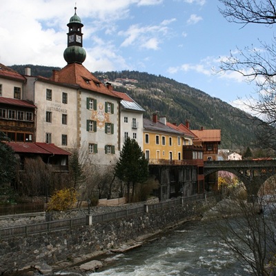 Mura-völgy felfedezése és a Nárciszfesztivál